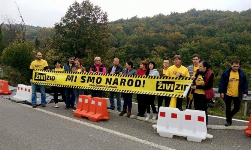 FOTO: Članovi Živog zida prosvjedovali na zatvorenoj cesti N. Marof-Sudovec
