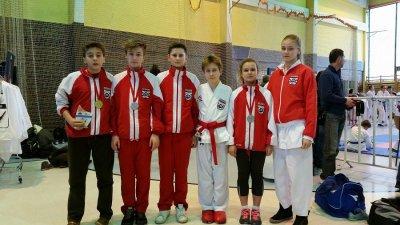 Članovi Karate kluba Varaždin na turniru u Virovitici