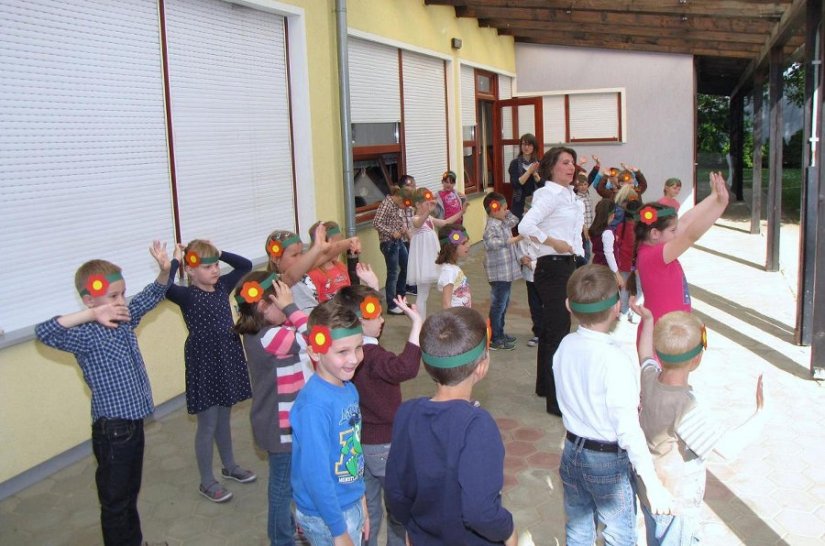 FOTO: Veselom priredbom završila &quot;mala škola&quot; u Cestici