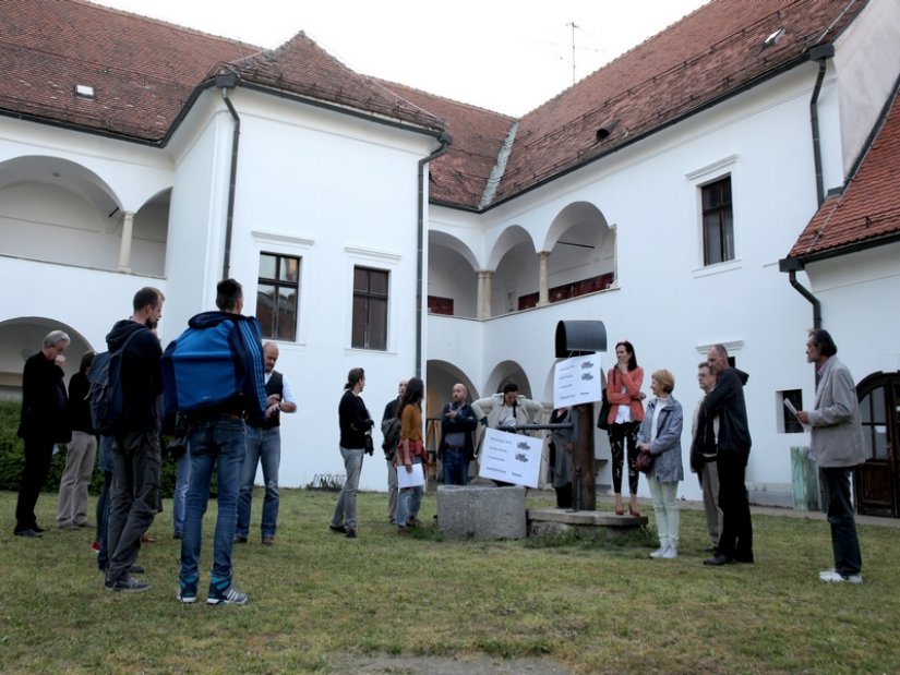 Okupljanje "kulturnjaka" u Varaždinu uoči čitanja ulomaka iz "Eseja o vječnom fašizmu'"