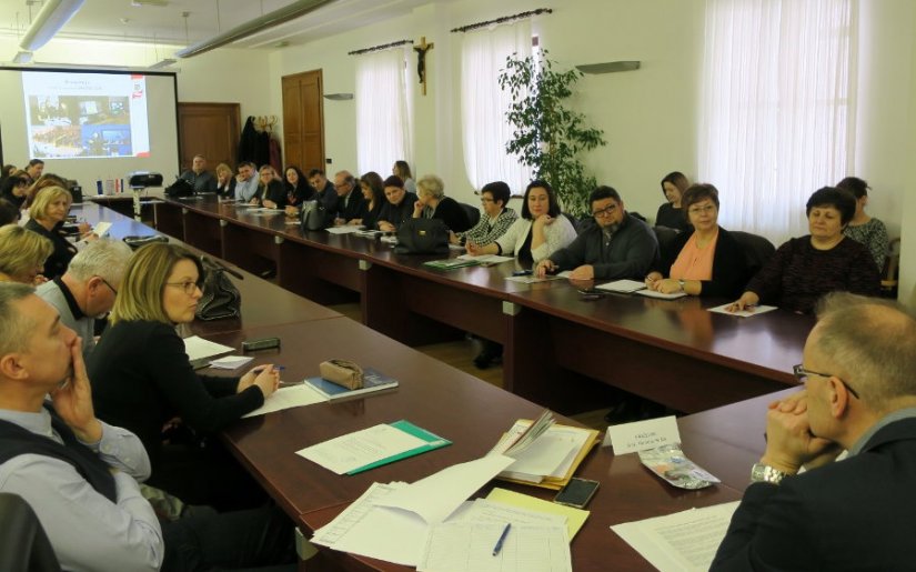 Ravnatelji osnovnih i srednjih škola održali su radne sastanke u Županijskoj palači