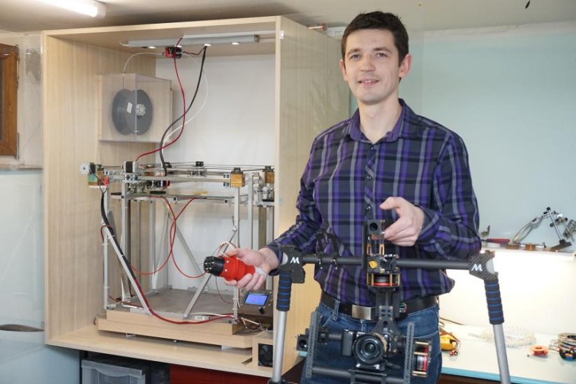 Profesor Matija Lisičak iz Svetog Ilije sam izradio 3D printer i CNC uređaj