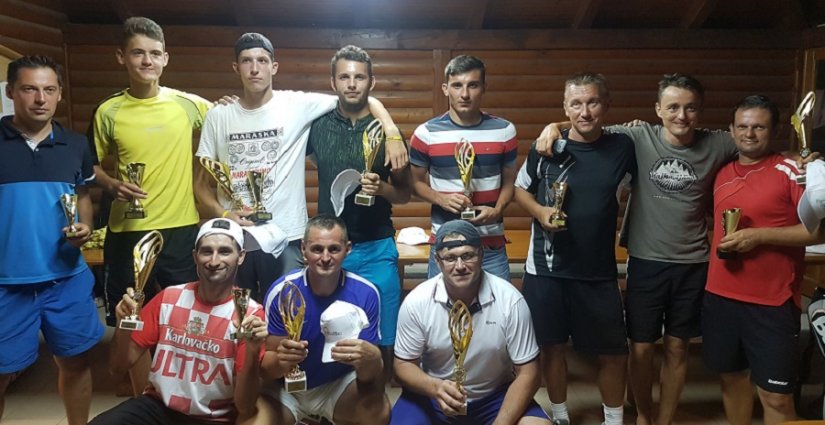 Osvajači trofeja na  teniskom turniru u Ljubešćici