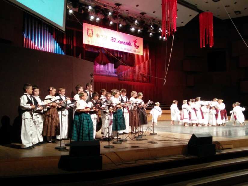 Članovi dječjeg tamburaškog orkestra Centra tradicijske kulture nastupili u Lisinskom