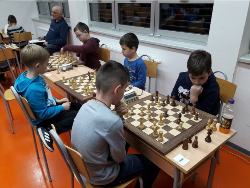 Uspješni šahovski turnir: Od ukupno šest medalja toplički učenici osvojili njih pet