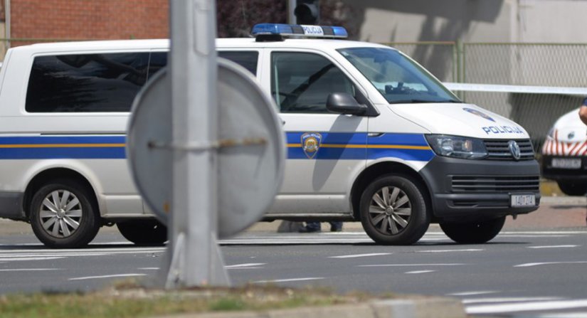 OPREZ Sudar u Optujskoj ulici, u nesreći sudjelovalo i policijsko vozilo