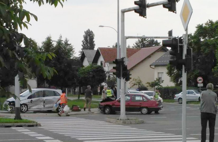 Subotnje jutro u Ivancu: U prometnoj nesreći sudjelovala dva automobila
