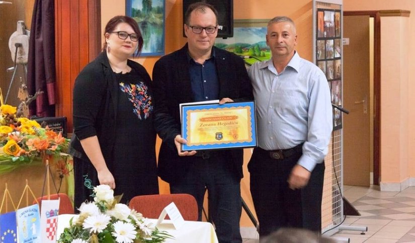  Načelnik Općine Zoran Hegedić (u sredini) s  predsjednikom Limene glazbe Sveti Martin Franjo Kropekom i tajnicom Orkestra Karlom Hegedić