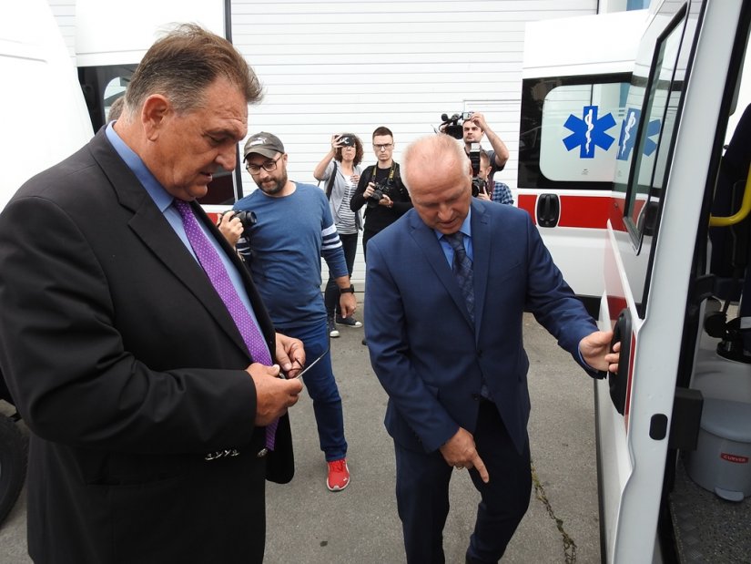 Zavodu za hitnu medicinu četiri nova vozila za sanitetski prijevoz