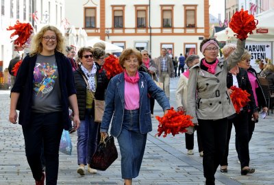 FOTO I u Varaždinu obilježen Dan ružičaste vrpce posvećen prevenciji raka dojke