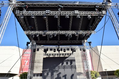 FOTO Spremna bina za današnji koncert Petra Graše na Kapucinskom trgu