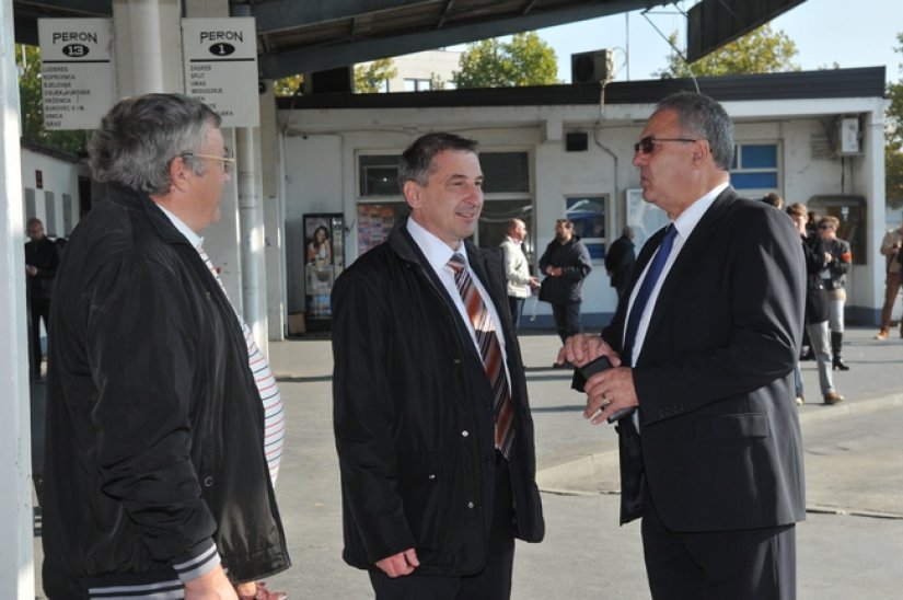 Umirovljenici besplatno autobusom od studenog!