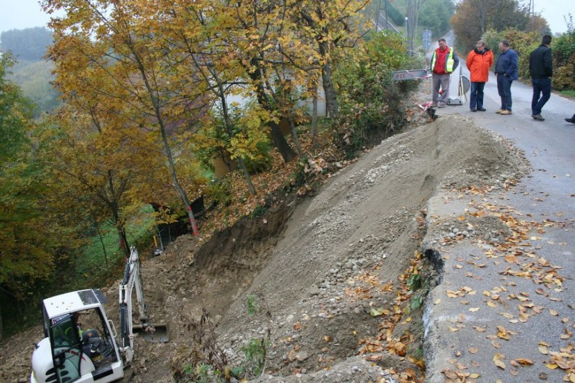 FOTO: Sanira se klizište u Natkrižovljanu