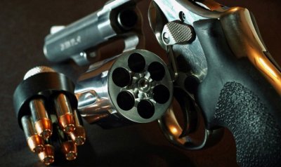 Prigorec: Kod mladića (20) pronađen revolver, puške, kubura i duhan