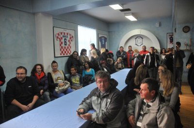 Roditelji djece koja treniraju u NK Varaždinu na nedavnom sastanku u klubu