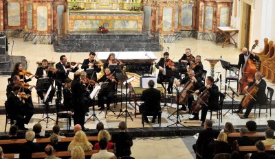 Varaždinski komorni orkestar i laureati međunarodnih natjecanja Glazbene škole