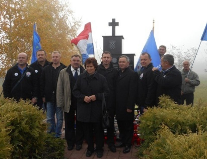 FOTO: Viničanci po 9. puta u Jarmini odali počast poginulom sumještaninu