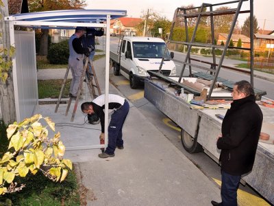 I posljednje autobusno stajalište u Trnovcu Bartolovečkom opremljeno nadstrešnicom