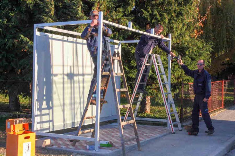 Umjesto u Seljancu, nadstrešnica je postavljena na okretištu školskog autobusa u Ivancu