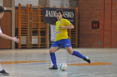 U sadašnjoj, pomlađenoj momčadi MNK Novi Marof, Ivan Sokser je među starijim igračima