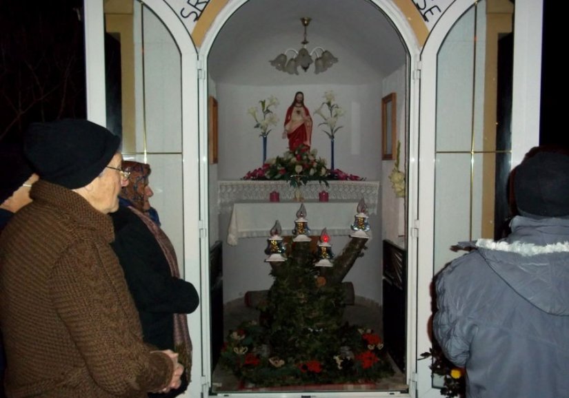 FOTO: Mještani Doljana upalili prvu adventsku svijeću