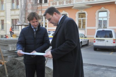 FOTO: Habuš i Jurčec obišli radove na sanaciji raskrižja kod zgrade policije