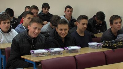 Učenici Elektrostrojarske škole dobili Arduino pakete