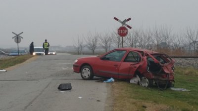 PU varaždinska: Vlak naletio na auto jer se vozačica (49) nije zaustavila