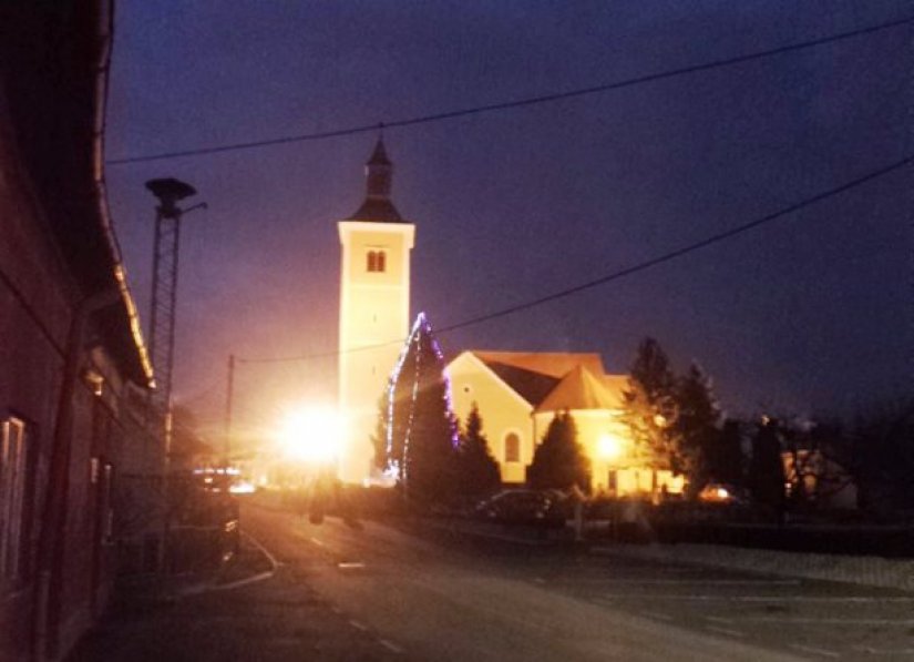 Prve su lampice na jelku postavljene već jučer