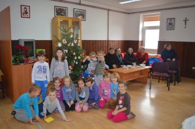 FOTO: Mališani iz Petrijanca na radionici izrađivali božićne ukrase