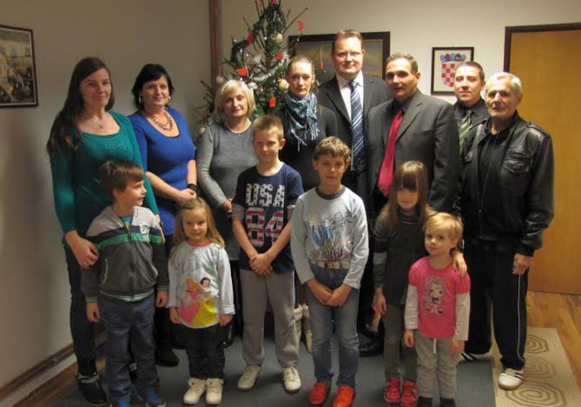 Članovi Vijeća 1. Mjesnog odbora Centra Varaždin darivali najmlađe
