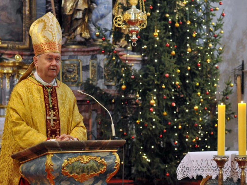 Biskup Mrzljak predvodi polnoćku u varaždinskoj katedrali