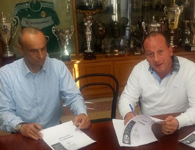 Dražen besek (lijevo) stavio je danas potpis na ugovor s malteškim prvoligašem, gdje će ostati do kraja sezone