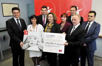 FOTO: Vrijednom donacijom PBZ grupe kupljen uređaj za Pedijatriju OB Varaždin