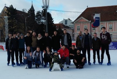 Studenti i djelatnici FOI-ja na klizanju