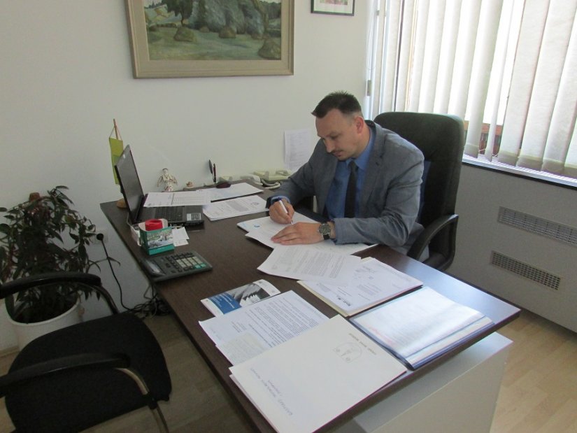 Potpisani ugovori s dobitnicima ovogodišnjih stipendija Grada Novog Marofa