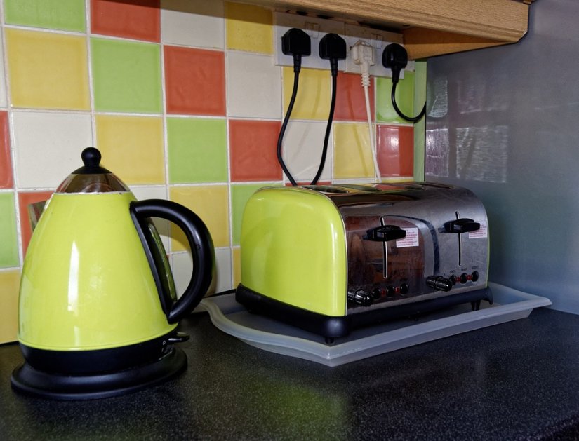 Kako brzo i efikasno očistiti male kuhinjske aparate?