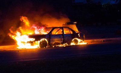 Zbog kvara na rasplinjaču izgorio auto 24-godišnjakinje