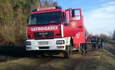 U Slavenskoj ulici gorio kontejner, u Gornjem Ladanju automobil