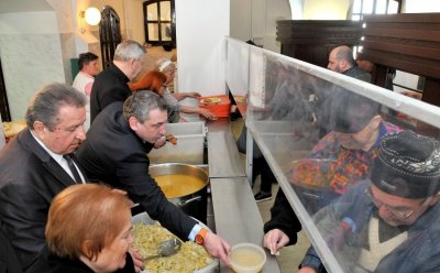 U Pučkoj kuhinji siromašnim građanima podijeljeni blagdanski objedi