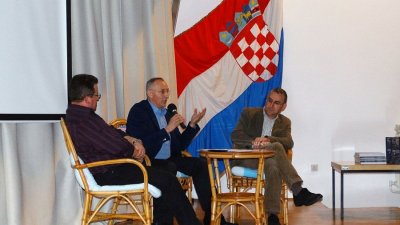 Tribinom u Ivancu odano priznanje braniteljima iz ivanečkog kraja