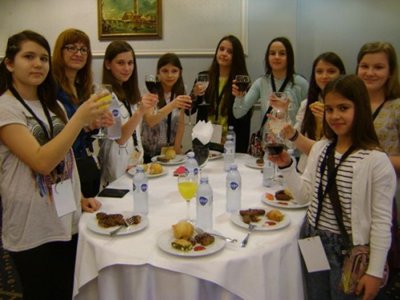 Učenice trnovečke Osnovne škole briljirale na natjecanju u Grčkoj