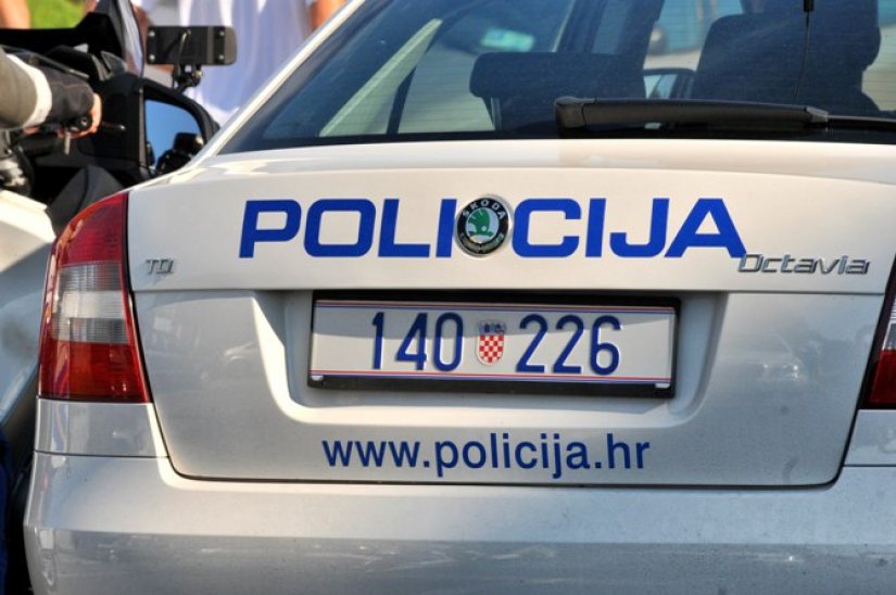 Racija u centru grada, policija pronašla drogu?