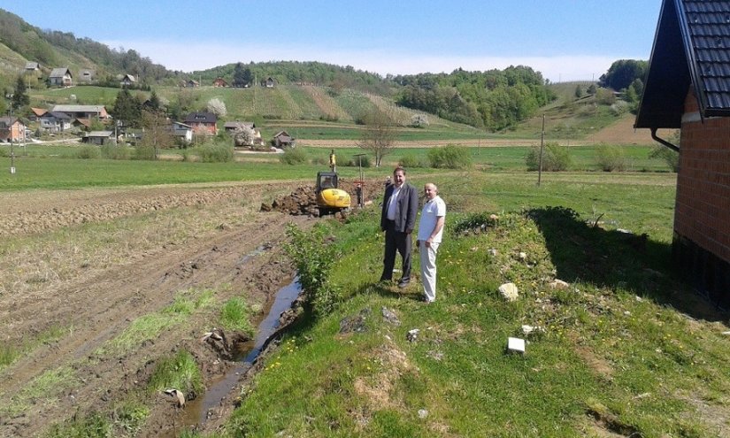 Nastavak radova na uređenju sanitarne kanalizacije i cestovne odvodnje u Žarovnici