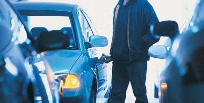 Starac (75) ukrao nezaključani Golf parkiran ispred vikendice na Dugom Vrhu