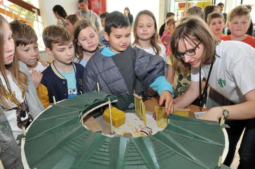 FOTO: Znatiželjni učenici zavirili u sve kutke Geotehničkog fakulteta