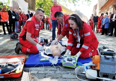 FOTO: Djelatnici hitne pomoći spašavali unesrećene i educirali građane