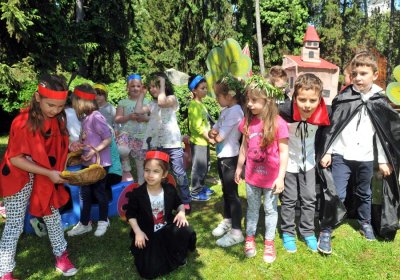 FOTO: Djeca kroz igru, ples i pjesmu uče o državama članicama EU