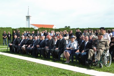 FOTO: Imena 175 branitelja trajno uklesana na spomen-obilježje