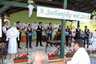 FOTO: Na Svibanjskoj noći u Cvetlinu sviralo 13 domaćih i gostujućih sastava